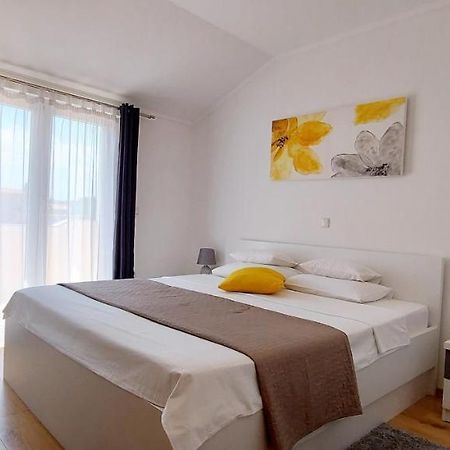 Apartments Marijana Rab Town Ngoại thất bức ảnh