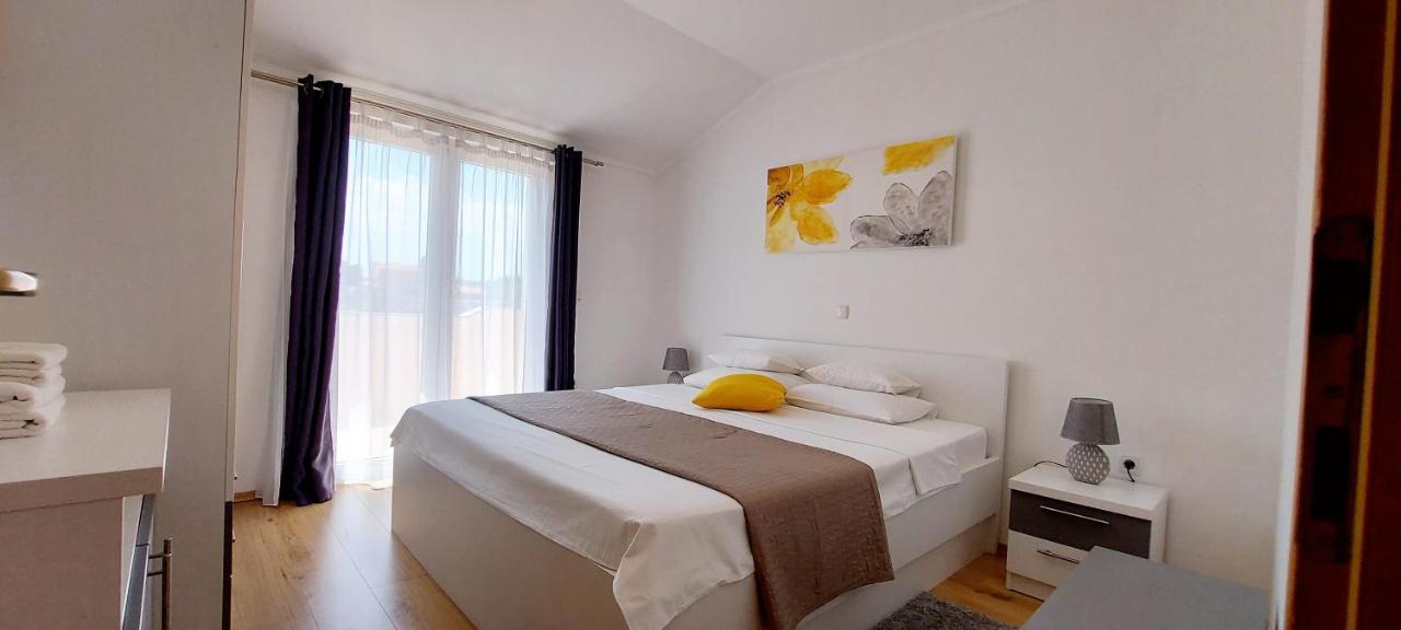 Apartments Marijana Rab Town Ngoại thất bức ảnh