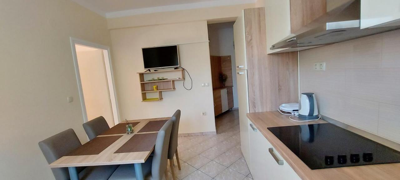 Apartments Marijana Rab Town Ngoại thất bức ảnh