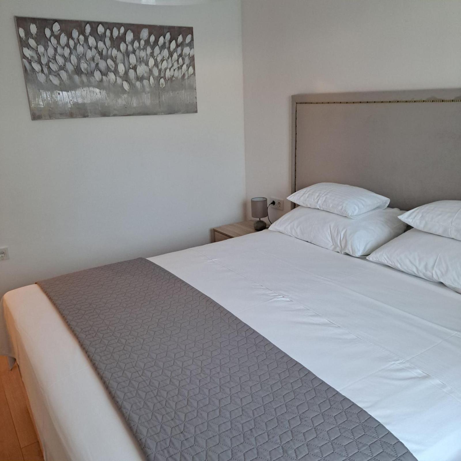 Apartments Marijana Rab Town Ngoại thất bức ảnh